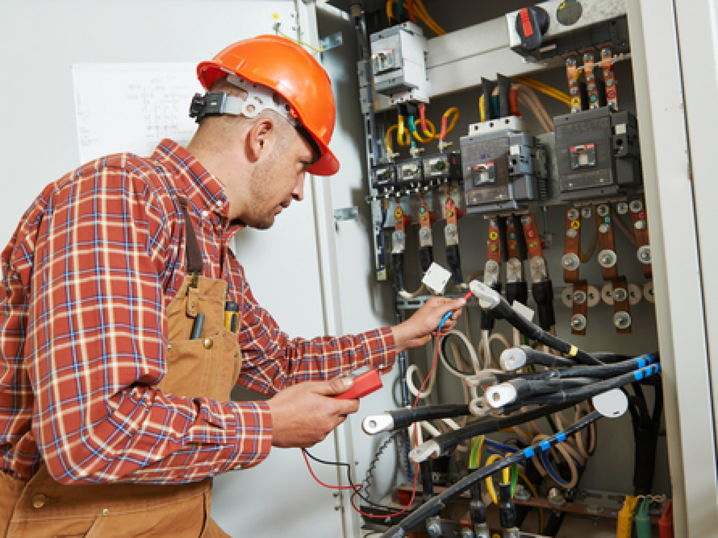 Working With An Orland Park Electrician